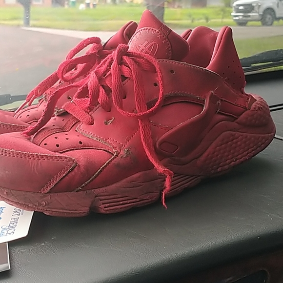 Shoes - Picture 2 of 3